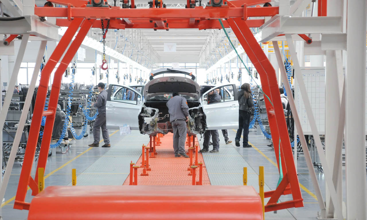 В периода 2004-2016 г. по Закона за насърчаване на инвестициите, в България са сертифицирани 12 проекта в сферата на автомобилната индустрия.
