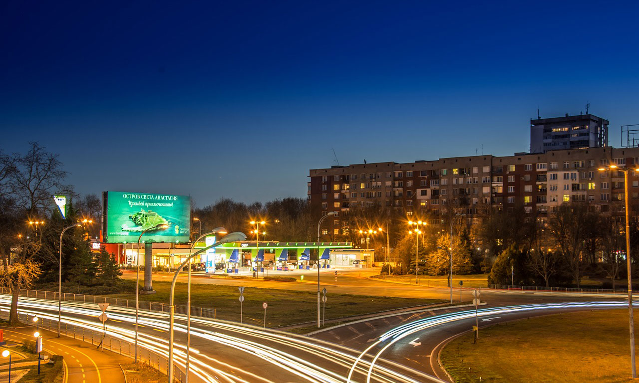 Инфраструктурните проекти, реализирани през последните години, инвестициите на различни компании и близостта на популярни летни курорти правят Бургас предпочитано място за живот и работа.