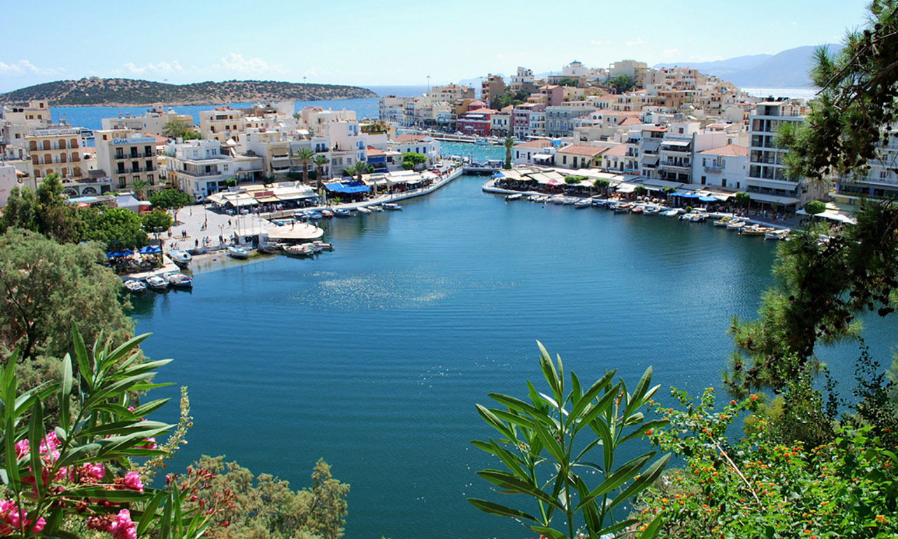 Амбициозният проект на остров Крит е замислен за осем години (строителството ще приключи приблизително към 2025-2026 г.).
