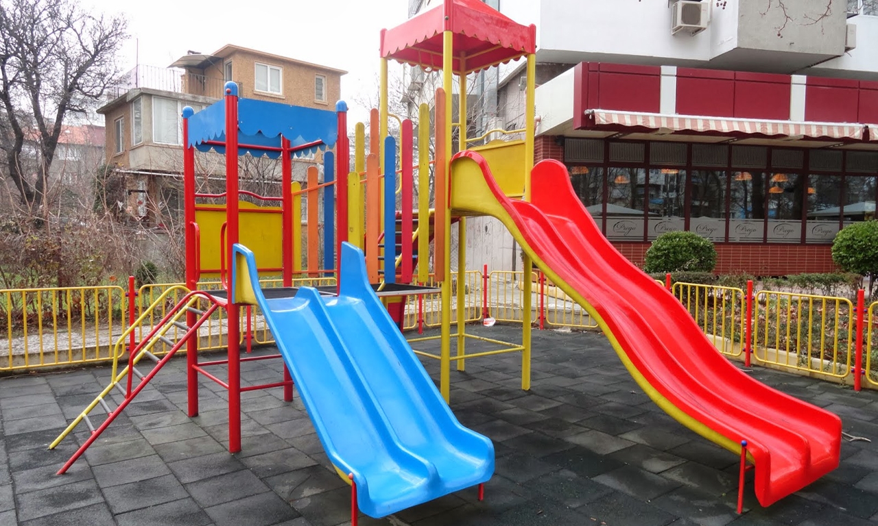 Община Варна създава условия за спорт на деца и възрастни в дворовете на 9 учебни заведения