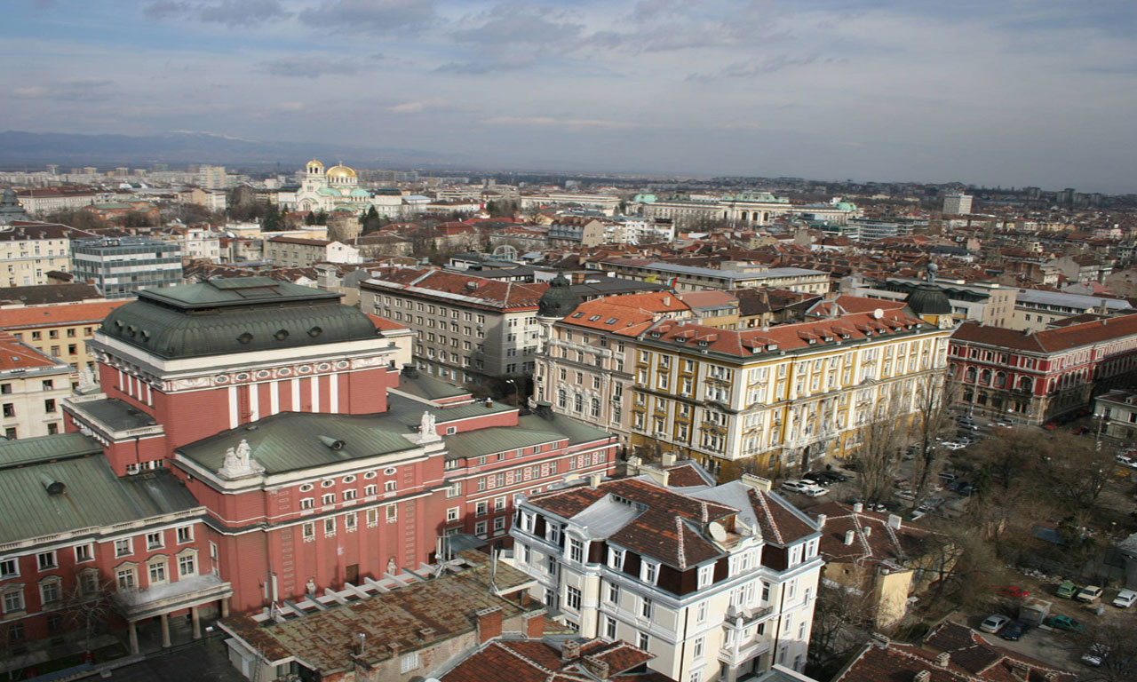 Пазарът на недвижими имоти в България е оптимална възможност за инвеститори със средни доходи
