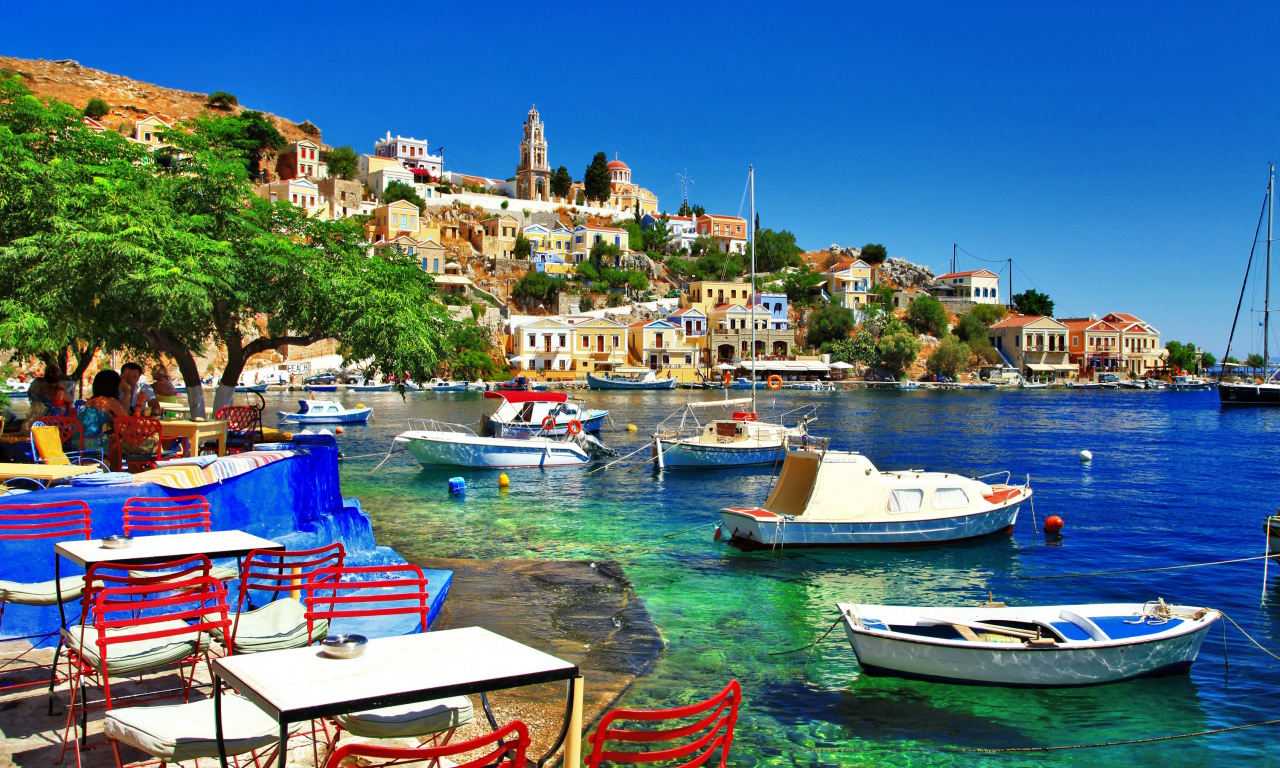 Най-добре е да планирате отпуската си в Гърция предварително, смята специалистът. По думите му, настаняването на големи компании в Гърция е по-удачно при избор на просторни апартаменти или вили с обслужващ персонал.