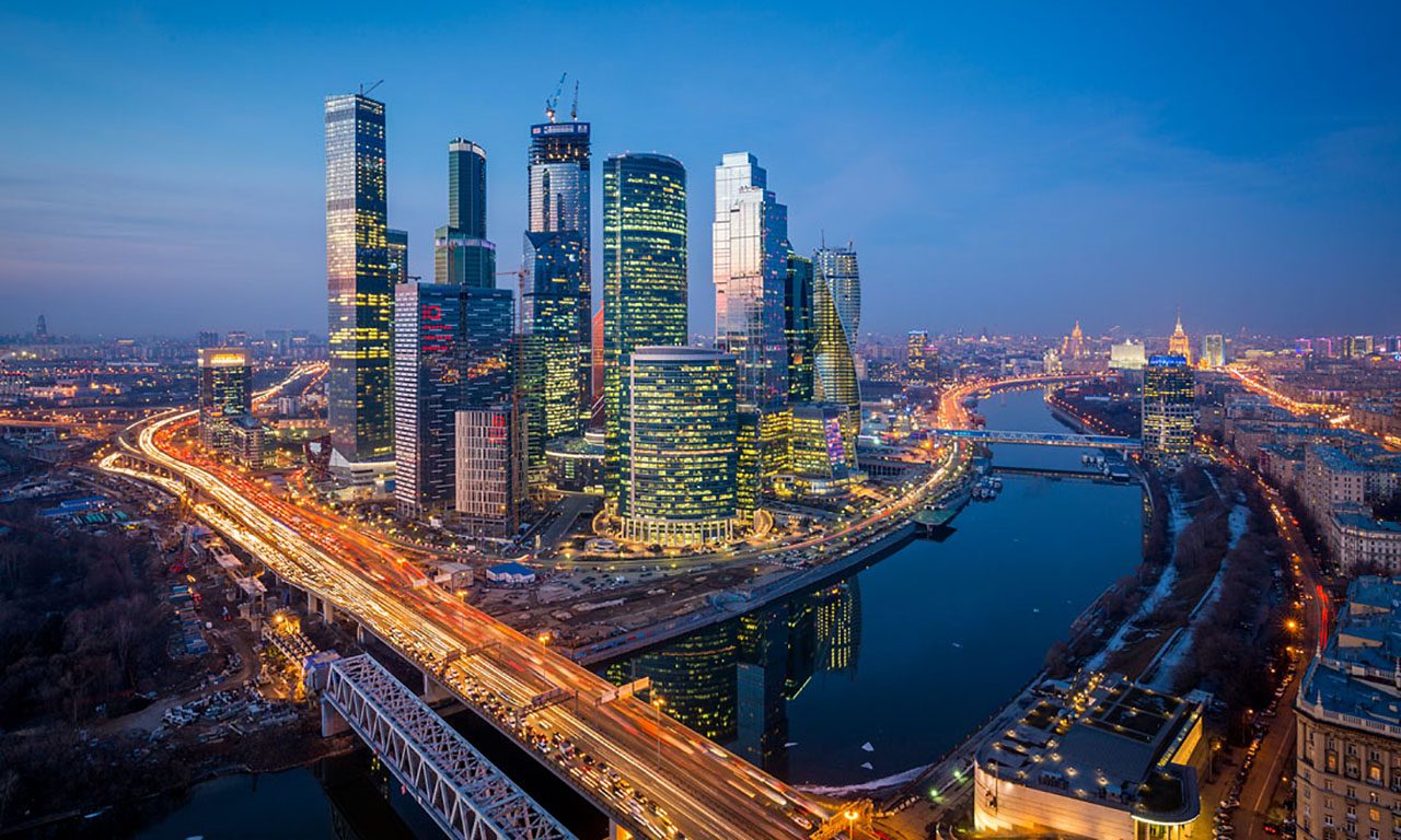 Специалистът смята, че към 2020 година московските имоти ще струват с 20-30% по-евтино, отколкото в момента.