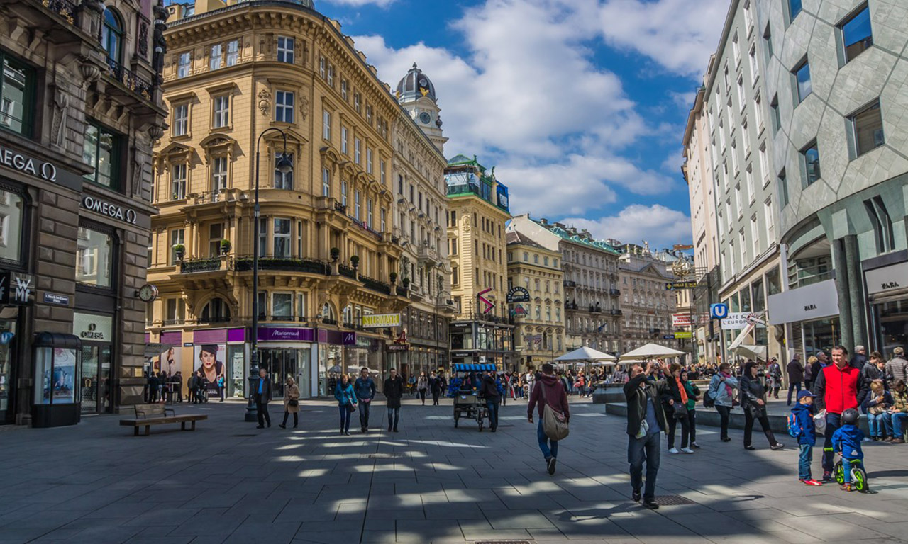 От Colliers отбелязват, че австрийската Виена е на практика единствената столица в Европа, където инвеститорите през следващите 12 месеца не следва да очакват драстични промени на ключовите показатели на пазара на недвижими имоти.